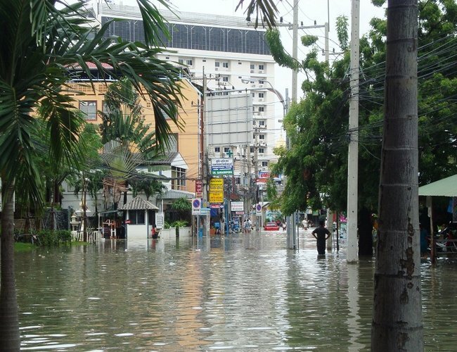 сезон дождей в Таиланде Паттайя 